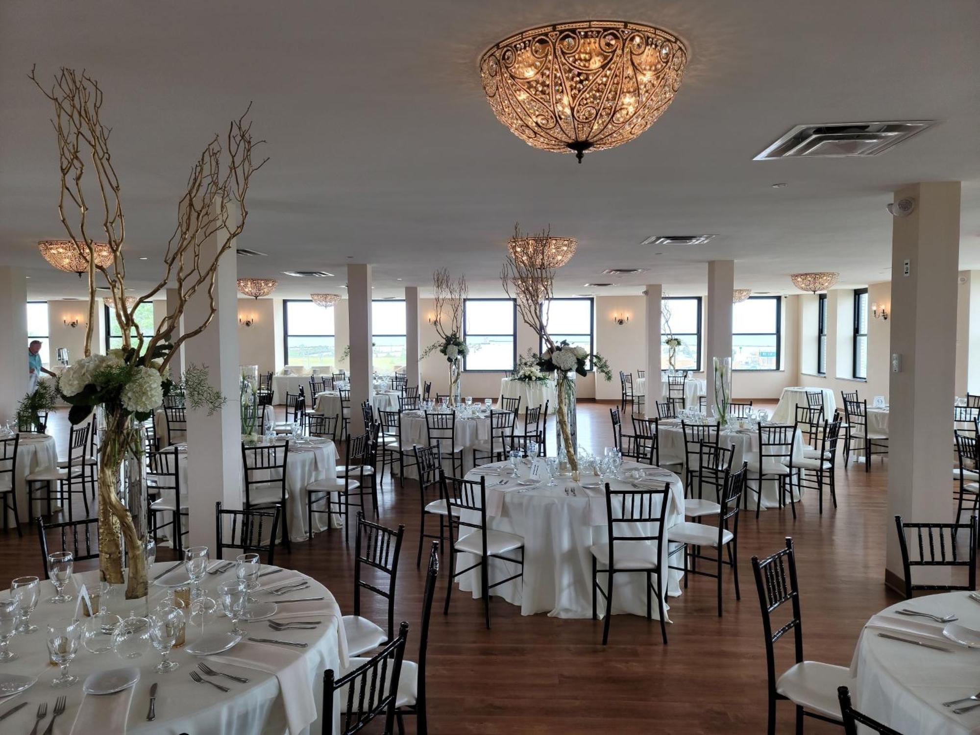 Ariel Broadway Hotel Lorain Eksteriør billede